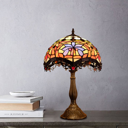 Hand-Cut Glass Tiffany Style Nightstand Lamp With Scalloped Design