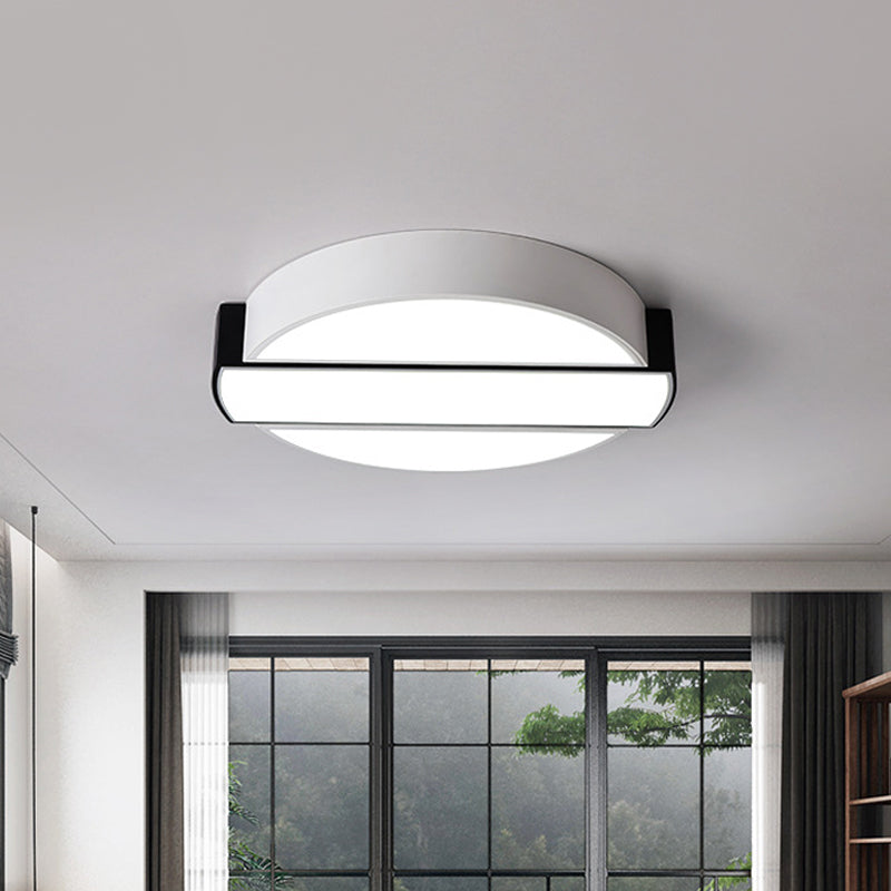 LED Metal Flush Mount Ceiling Light for Bedroom in Warm/White - Modern Round Design, 18"/22"/26" Diameter