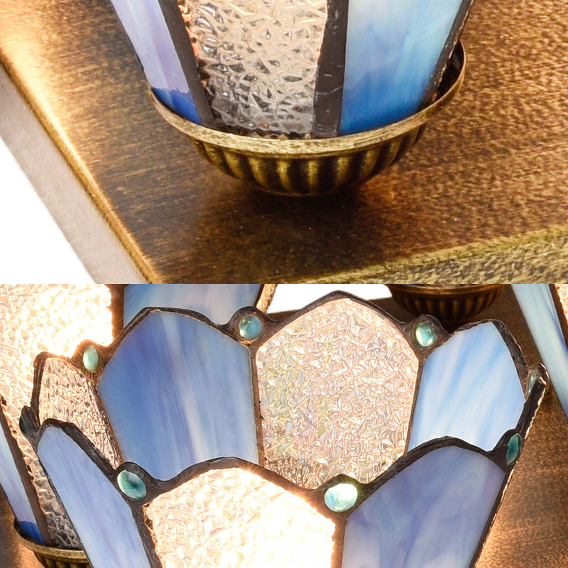 Retro 9-Head Stained Glass Flush Mount Ceiling Light - Tiffany-Style