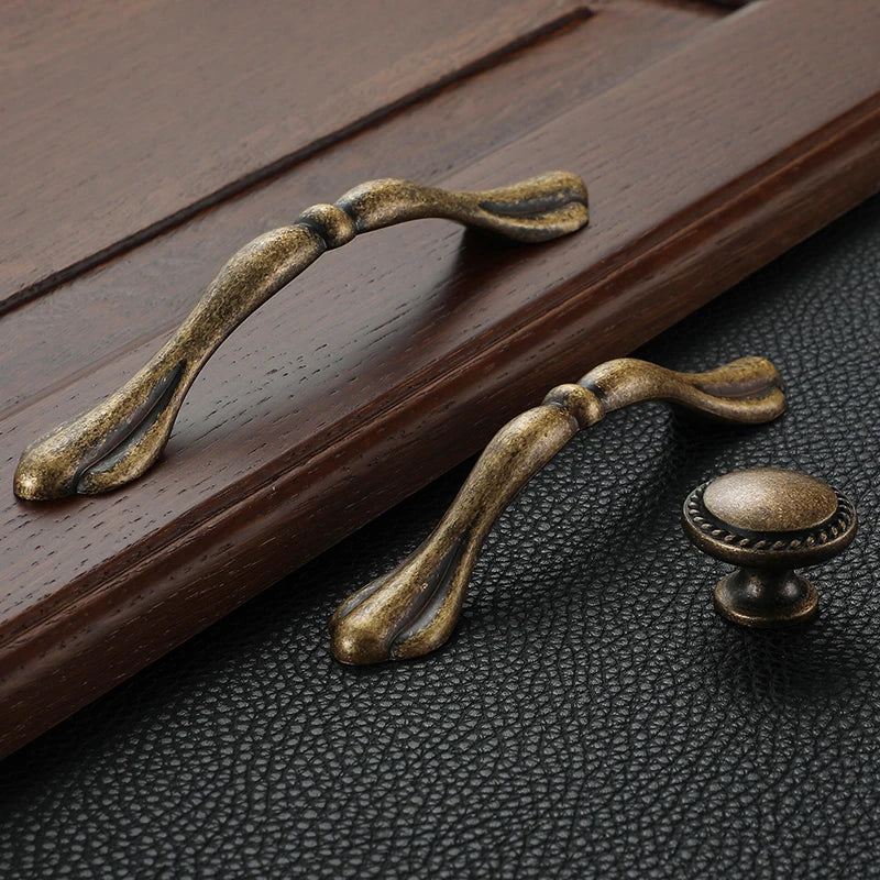 Lena's Antique Brass Retro Cupboard Pull Handles