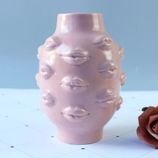 Braelynn Ceramic Lip Abstract Flower Vase: Adding Elegance to Every Space