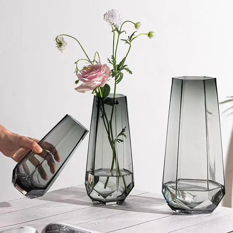 Kayleigh Creative Profiling Glass Flower Vase: A Touch of Elegance