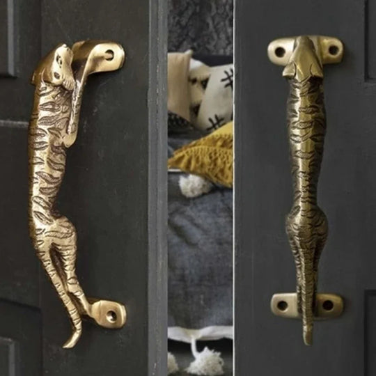 Cheyenne Elevate Your Décor with the Jaguar Modern Light Luxury Brass Handle