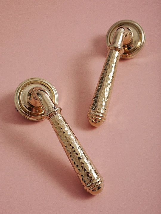 Coraline Brass Hammer Pattern Door Handles: A Touch of Elegance for Your Doors