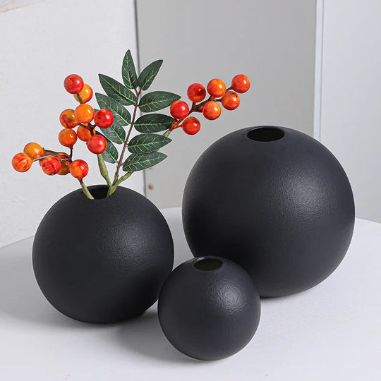 Amalia Modern Ceramic Vase: A Versatile Accent Piece