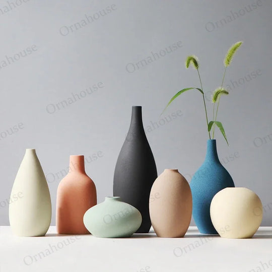 Amani Morandi Modern Vase: Matte Ceramic Elegance