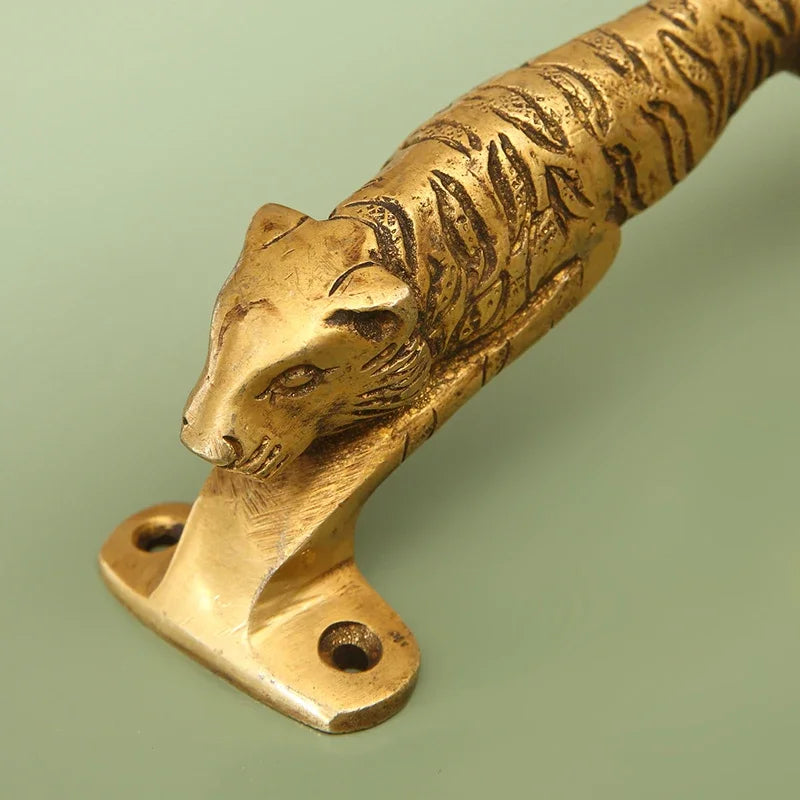 Cheyenne Elevate Your Décor with the Jaguar Modern Light Luxury Brass Handle