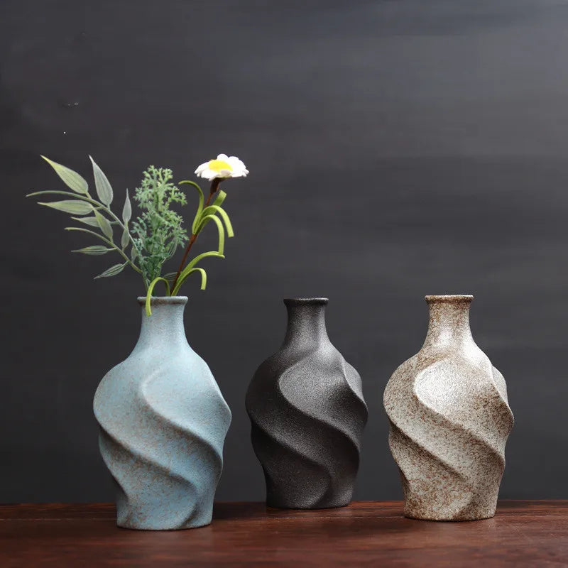 Anne Pottery Mini Vases: A Touch of Retro Elegance