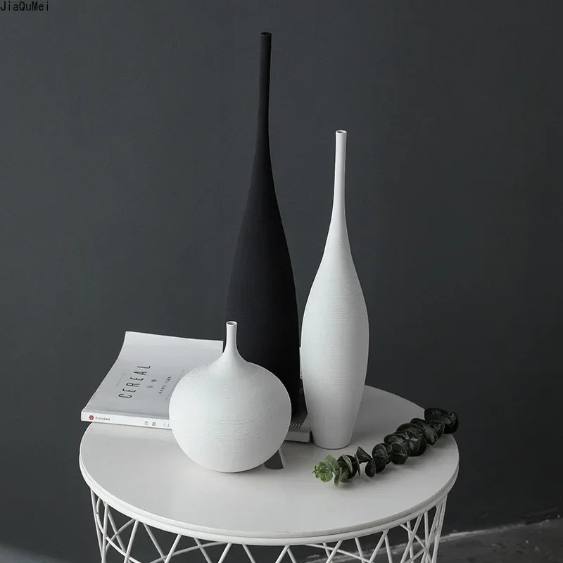 Ezra Ceramic Vase - Black and White Creative Design