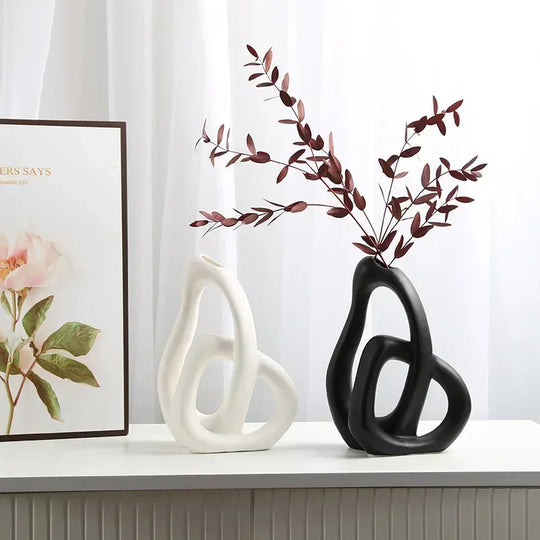 Reyna Nordic Ceramic Heart-shaped Vase: A Timeless Wedding Gift