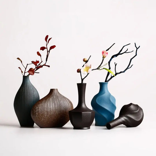 Anne Pottery Mini Vases: A Touch of Retro Elegance