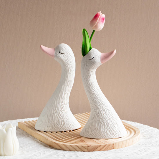 Nia Ceramic Swan Vase