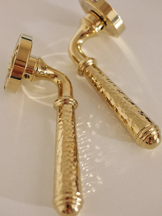 Coraline Brass Hammer Pattern Door Handles: A Touch of Elegance for Your Doors