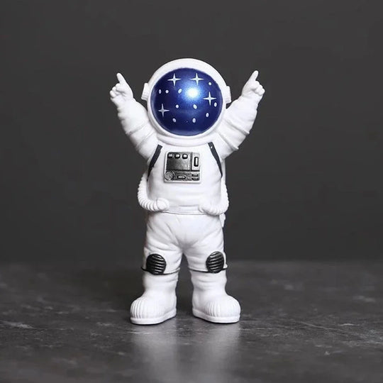 Quinn's 4 pcs Astronaut Figure Statue Figurine