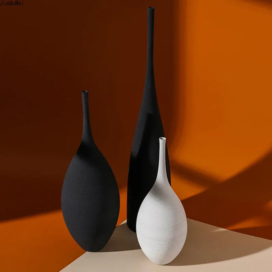 Ezra Ceramic Vase - Black and White Creative Design