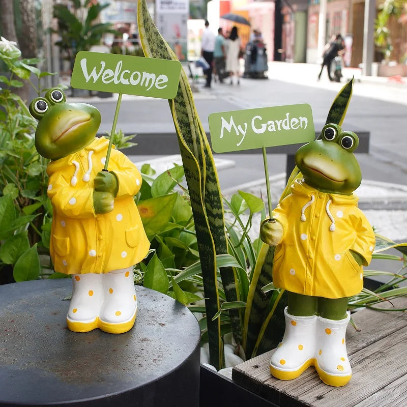 Cora's Resin Couple Frog Ornament With Welcome Sign Outdoor Garden Sculpture Statue