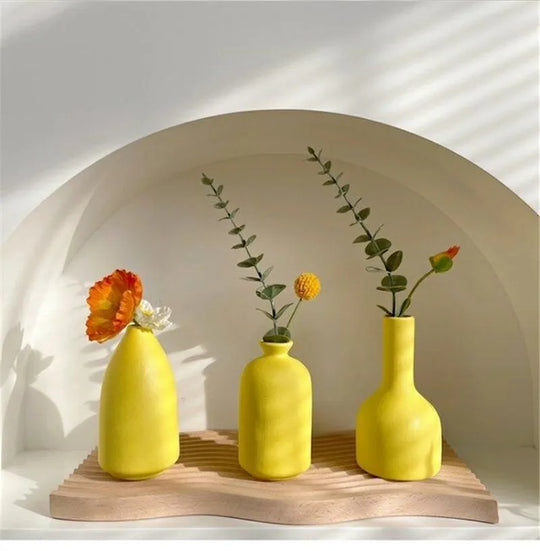 Ivory Yellow Ceramic Vase: Radiant Elegance for Your Home