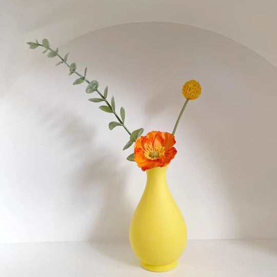 Ivory Yellow Ceramic Vase: Radiant Elegance for Your Home