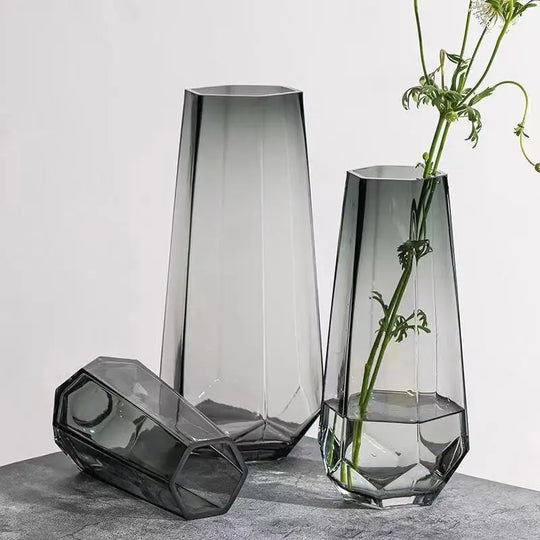 Kayleigh Creative Profiling Glass Flower Vase: A Touch of Elegance