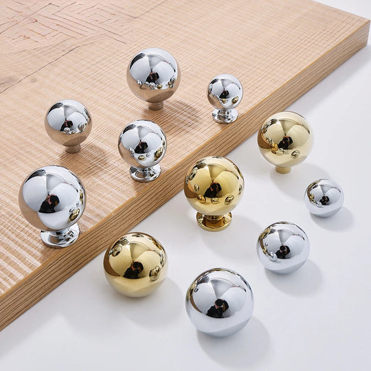 Eva's Brass Modern Light Luxury Round Ball Door Handle