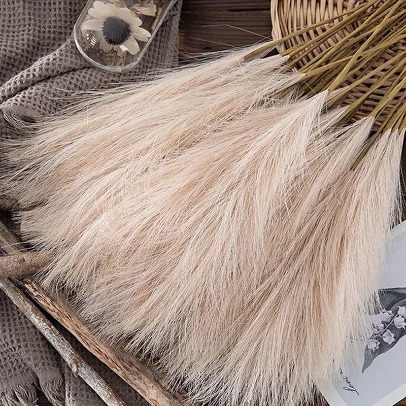 Aylin Ava's Simulated Fluffy Pampas Grass Bohemian Decorative Flowers