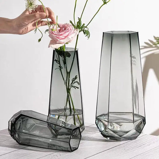 Kayleigh Creative Profiling Glass Flower Vase: A Touch of Elegance